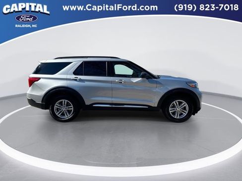 Certified 2022 Ford Explorer XLT image 9