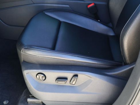 Used 2018 Volkswagen Atlas SE w/ R-Line Package image 14