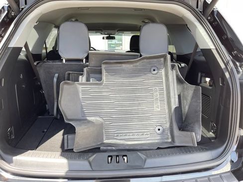 Used 2023 Ford Explorer XLT w/ Equipment Group 202A AWD/4WD image 25