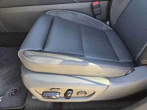 New 2026 Lexus RX 450h AWD image 21