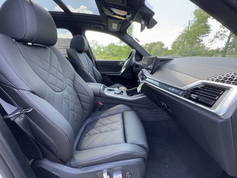 Used 2026 BMW X5 xDrive50e w/ Premium Package image 25