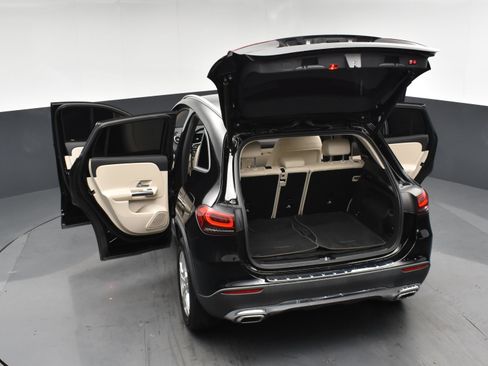 Used 2021 Mercedes-Benz GLA 250 4MATIC image 26