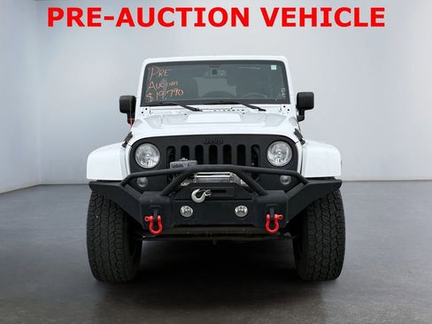 Used 2014 Jeep Wrangler Unlimited Sahara image 8