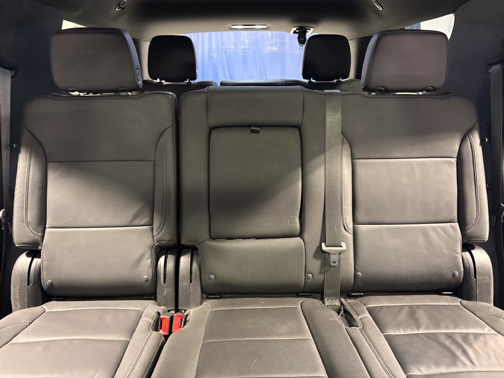 Used 2024 Chevrolet Tahoe Z71 w/ Luxury Package AWD/4WD image 38