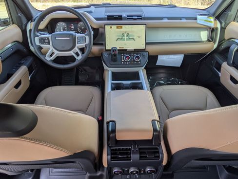New 2026 Land Rover Defender 110 X-Dynamic SE image 25