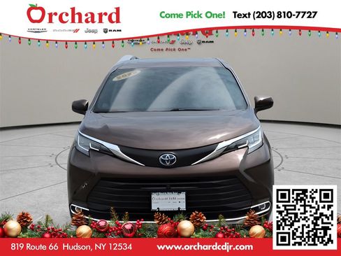 Used 2022 Toyota Sienna XLE image 8