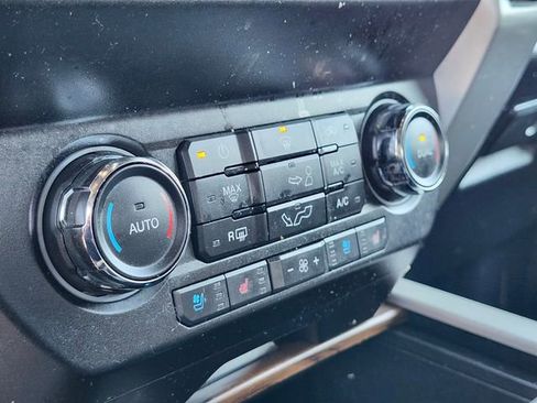 Used 2020 Ford F150 Lariat image 23