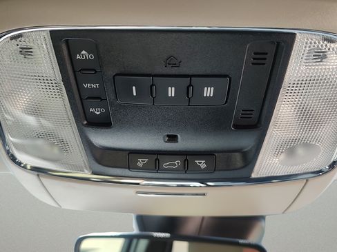 Used 2020 Dodge Durango Citadel w/ Technology Group AWD/4WD image 18