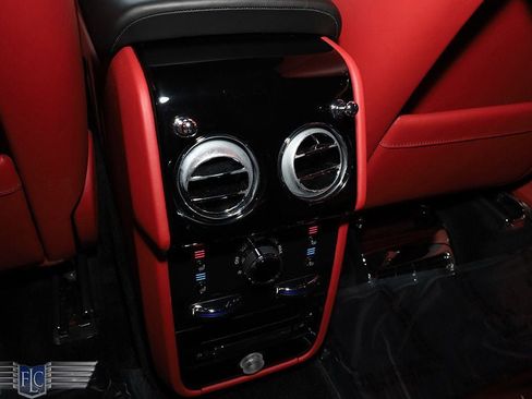 Used 2019 Rolls-Royce Cullinan image 29