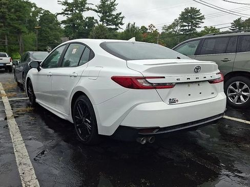 Used 2025 Toyota Camry SE FWD image 3
