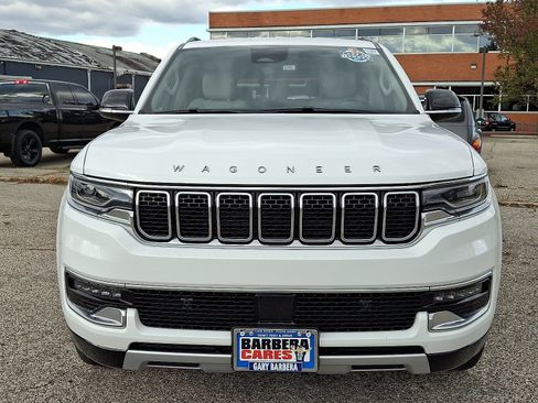 Used 2023 Jeep Wagoneer L Series II image 2
