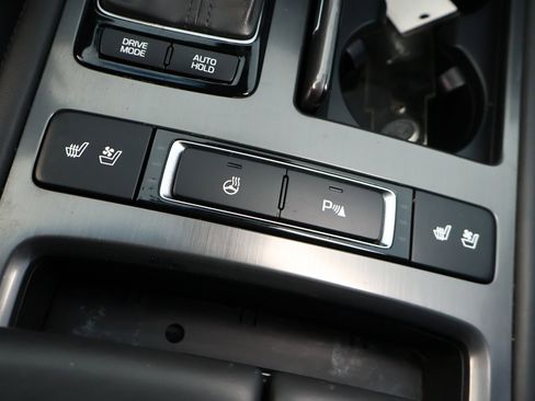 Used 2015 Hyundai Genesis 3.8 w/ Option Group 03 image 5