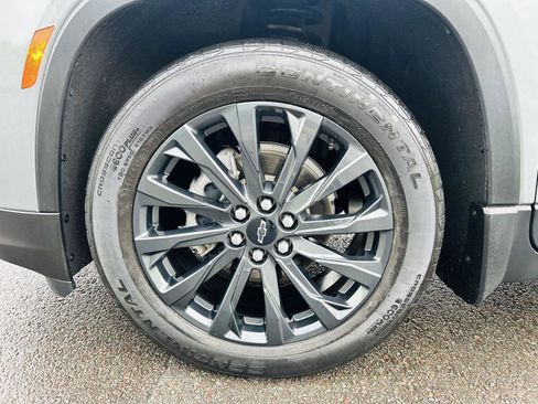 Used 2023 Chevrolet Traverse RS image 40