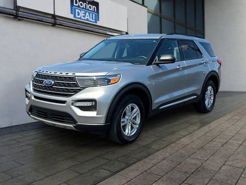 Certified 2023 Ford Explorer XLT w/ Equipment Group 202A AWD/4WD image 7