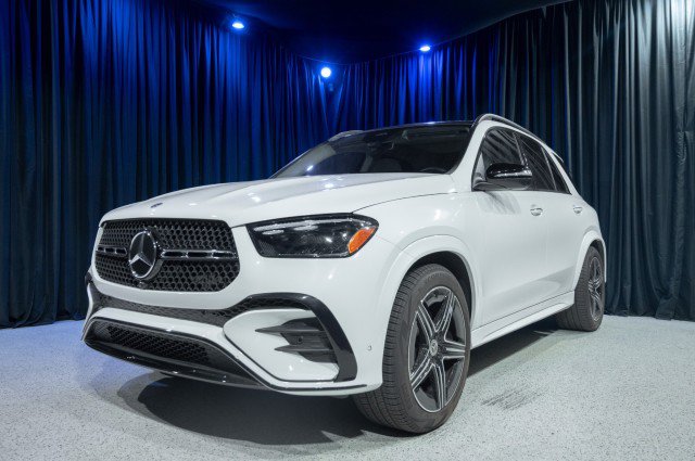 Used 2026 Mercedes-Benz GLE 450 4MATIC image 1