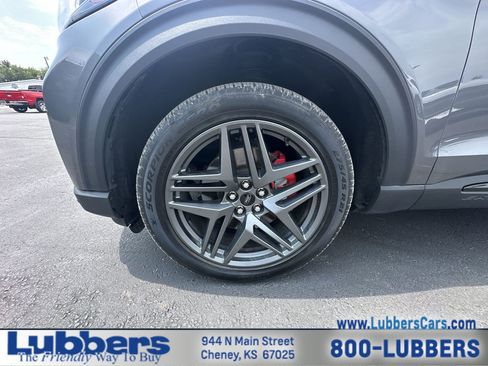 Used 2025 Ford Explorer ST-Line w/ ST-Line Street Pack AWD/4WD image 10