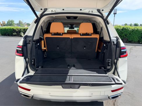 Used 2023 BMW X7 xDrive40i w/ Parking Assistance Package AWD/4WD image 5