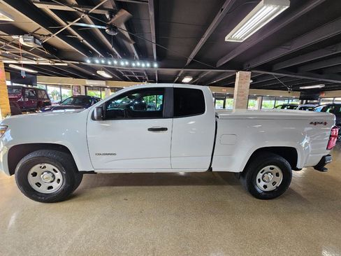 Used 2016 Chevrolet Colorado W/T w/ WT Convenience Package AWD/4WD image 4