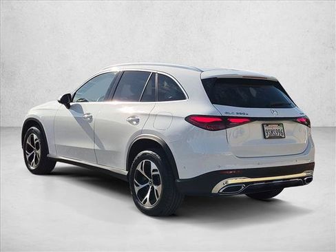 Used 2025 Mercedes-Benz GLC 350e 4MATIC image 8