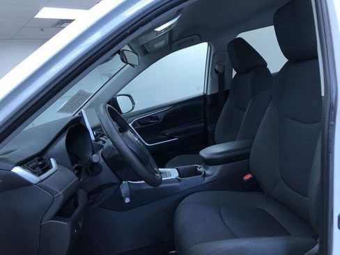 Certified 2025 Toyota RAV4 LE AWD/4WD image 17