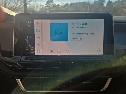 Used 2024 Volkswagen Atlas Cross Sport SE image 3