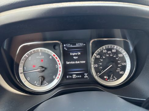 Used 2016 Nissan Titan SL AWD/4WD image 14