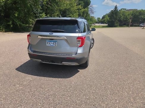 Used 2023 Ford Explorer XLT w/ Equipment Group 202A AWD/4WD image 13
