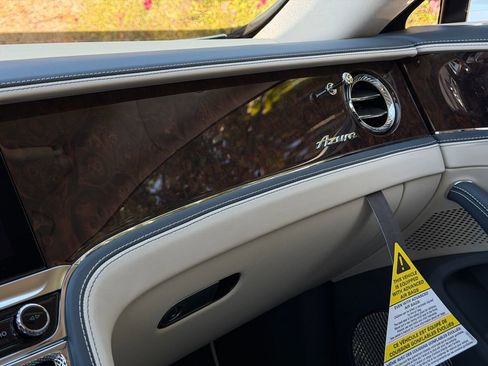 New 2026 Bentley Flying Spur Plug-In Hybrid image 34