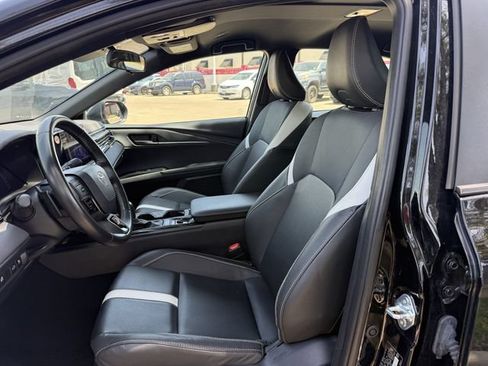 Used 2025 Toyota Camry SE FWD image 26