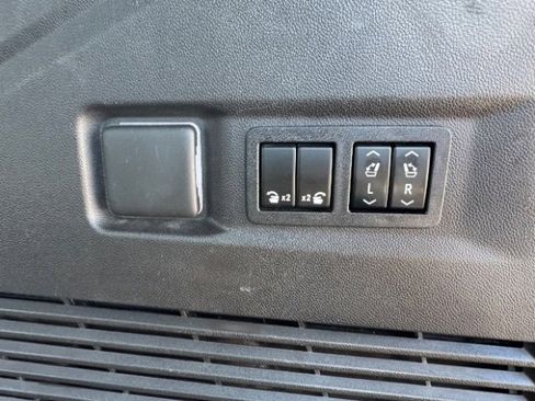 Used 2021 Chevrolet Tahoe Z71 w/ Z71 Off-Road Package image 48