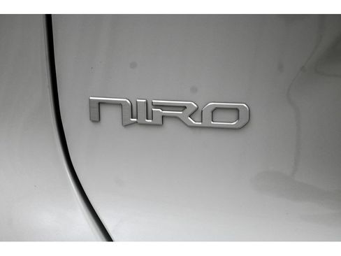 New 2026 Kia Niro LX FWD image 32