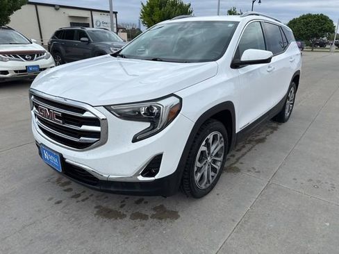 Used 2020 GMC Terrain SLT w/ Preferred Package AWD/4WD image 2