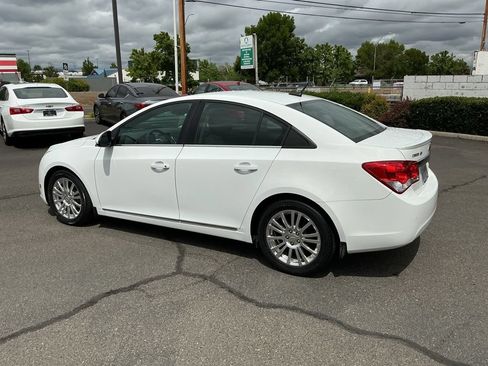Used 2014 Chevrolet Cruze Eco w/ Enhanced Safety Package FWD image 9