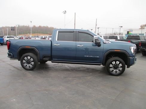 Certified 2024 GMC Sierra 2500 Denali w/ Denali Reserve Package image 4