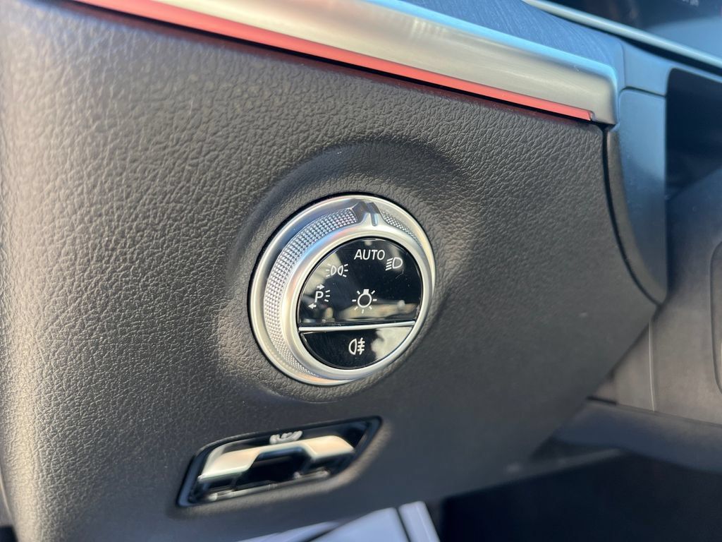 Used 2023 Mercedes-Benz C 300 4MATIC Sedan image 23