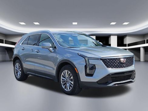 Used 2024 Cadillac XT4 Premium Luxury FWD image 5