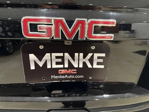 Used 2017 GMC Yukon SLE w/ SLE Value Package AWD/4WD image 9
