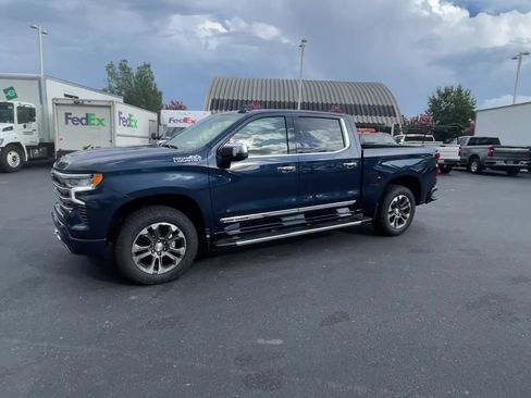 Used 2022 Chevrolet Silverado 1500 High Country w/ Z71 Off-Road Package AWD/4WD image 5