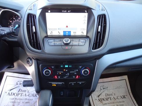 Used 2019 Ford Escape SE image 18