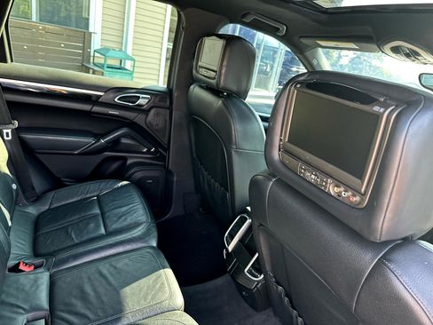 Used 2012 Porsche Cayenne image 25
