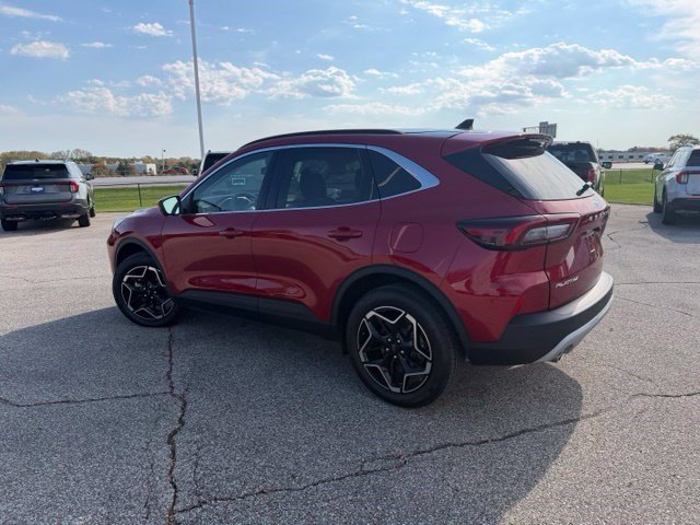 Used 2026 Ford Escape Platinum w/ Premium Technology Package AWD/4WD image 11