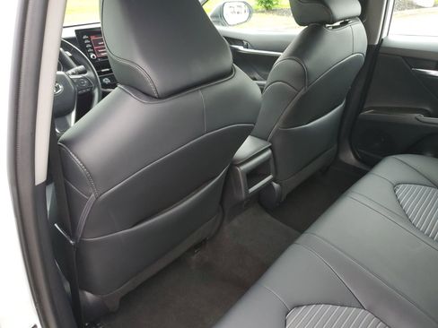 Used 2024 Toyota Camry SE w/ Convenience Package FWD image 13