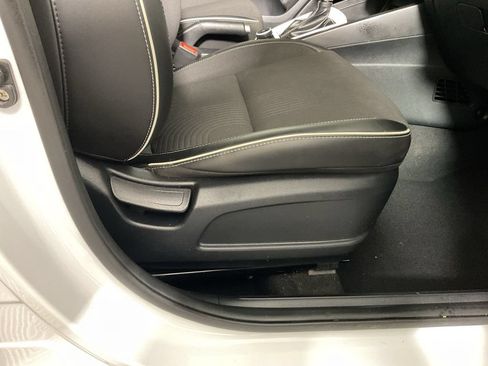 Used 2023 Hyundai Venue Limited w/ Cargo Package FWD image 38