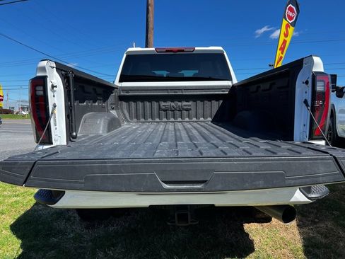 Used 2025 GMC Sierra 2500 AT4 AWD/4WD image 17
