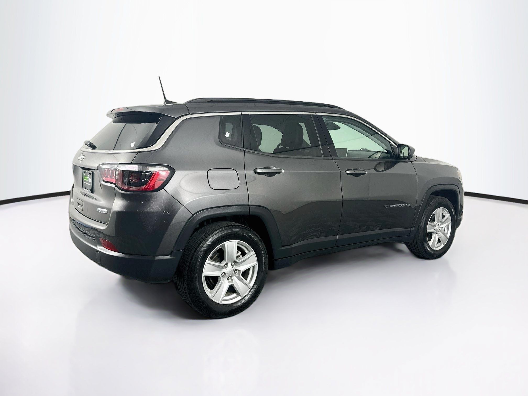 Used 2022 Jeep Compass Latitude FWD image 9