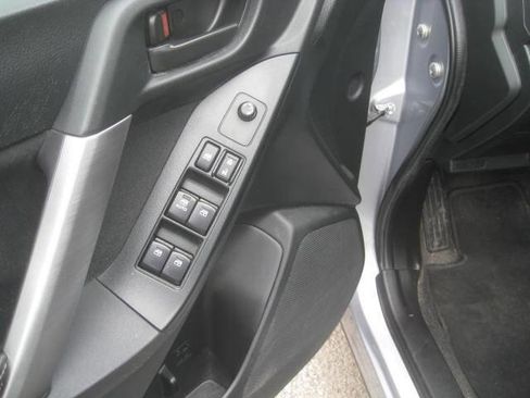 Used 2016 Subaru Forester 2.5i Premium w/ All-Weather Package image 21