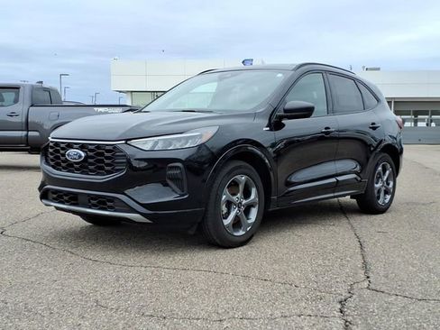 Certified 2024 Ford Escape ST-Line w/ Tech Pack #1 AWD/4WD image 3