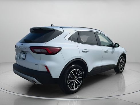 New 2026 Ford Escape PHEV w/ PHEV Premium Package image 31