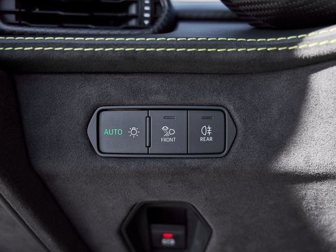 Used 2025 Lamborghini Revuelto image 51