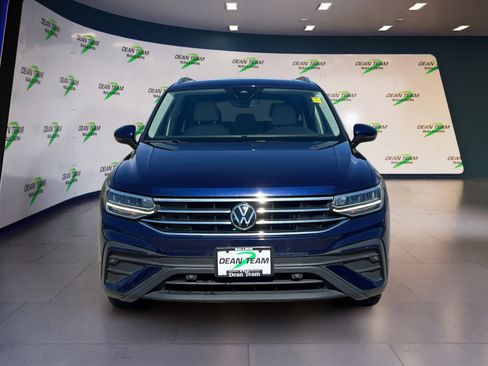 Certified 2023 Volkswagen Tiguan SE w/ Panoramic Sunroof Package image 2